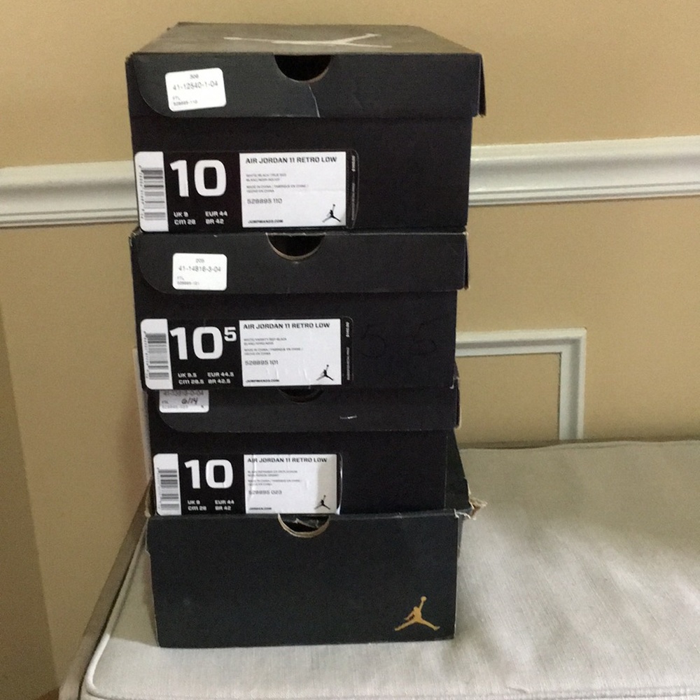 Men's Jordan XI's